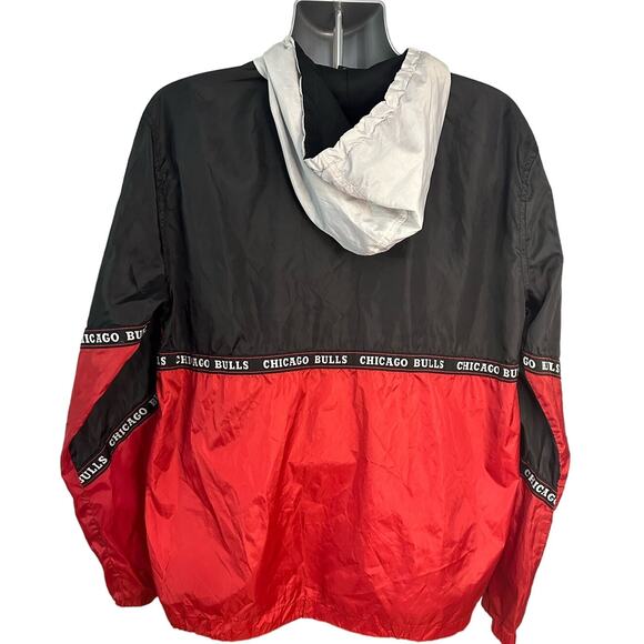 Vintage NBA Chicago Bulls Black and Red Quarter Snap Front Windbreaker Size M - Picture 2 of 9